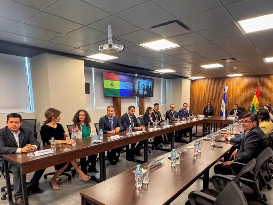 El Salvador y Bolivia conforman primera Cámara Binacional