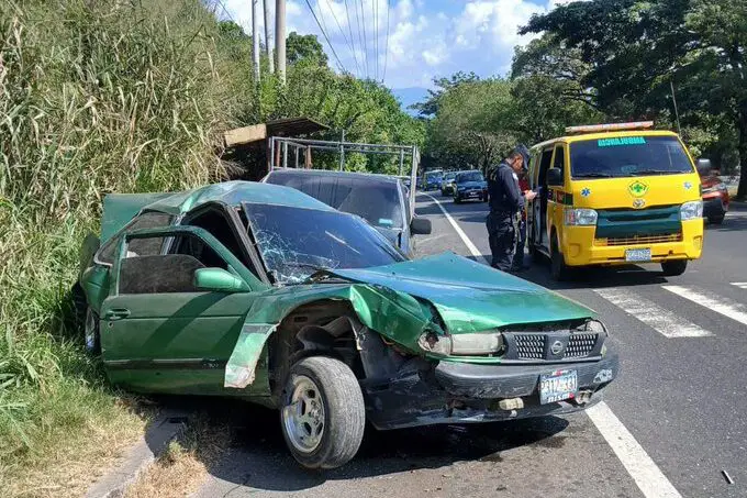 Triple accidente vial en la carretera Panamericana deja cuatro heridos la tarde de este sábado