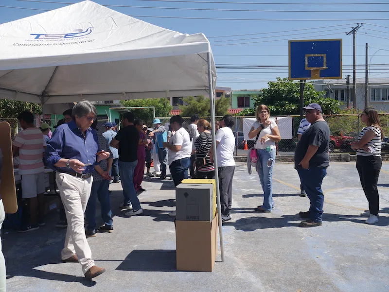 Así son los salvadoreños con DUI habilitado: más mujeres, mayoría solteros y con educación básica