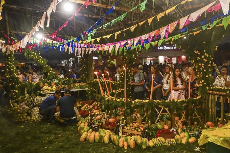 Nahuizalco honra a sus difuntos con la ancestral tradición de los canchules