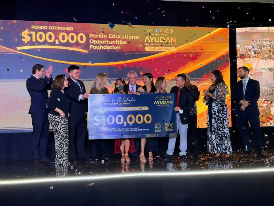 Fundación Gloria Kriete conmemora 20 años de "Ayudando a Quienes Ayudan" con una inversión de $740,000 en proyectos sociales