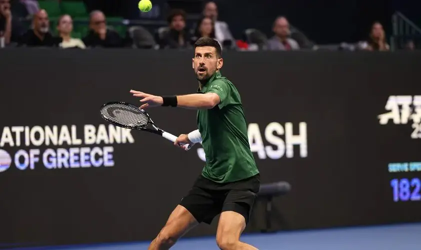 Novak Djokovic y leyendas del tenis rinden tributo al tenista croata Niki Pilic en Bolonia
