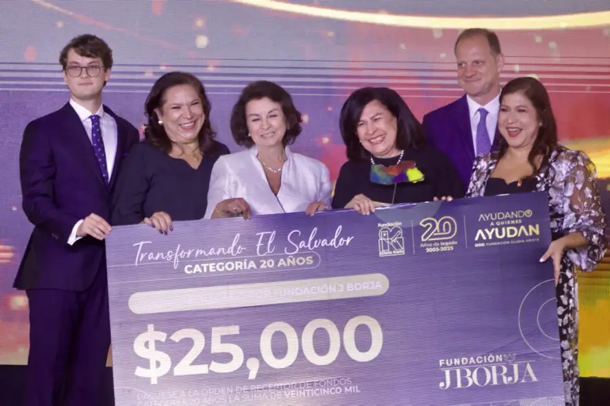Fundación J. Borja contribuye con $25,000 al legado de "Ayudando a Quienes Ayudan"