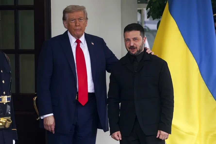 Trump tuvo conversación "muy productiva" con Putin antes de reunirse con Zelenski para discutir plan de paz