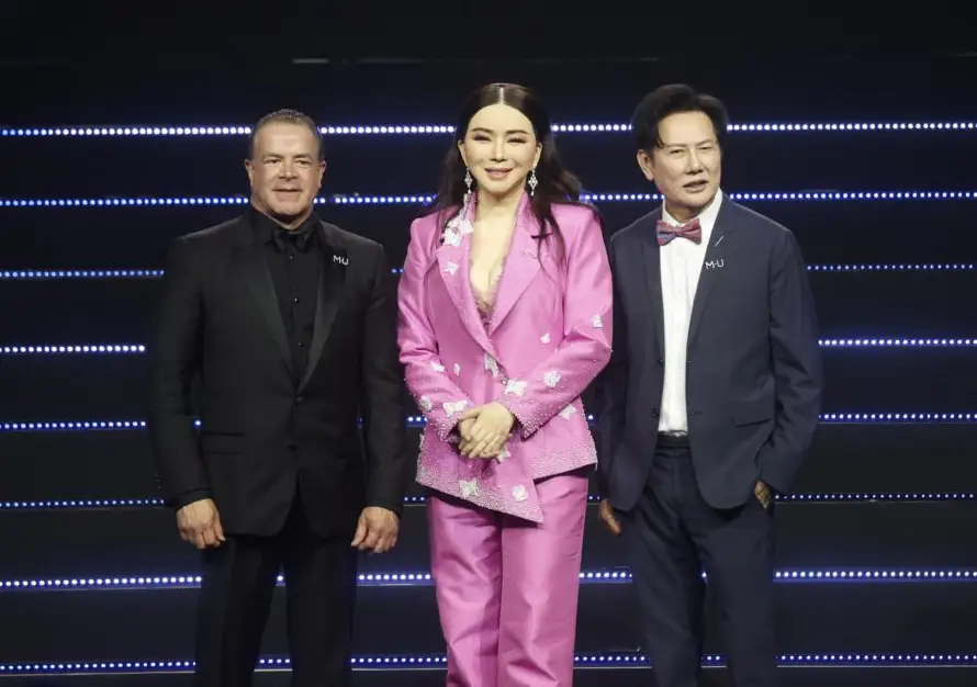 Miss Universo regresa a su sede de México a EE.UU. en medio de demandas