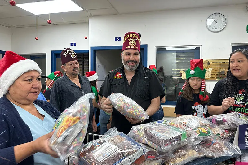 Realizan jornada solidaria en el Hospital Bloom previo a la Navidad