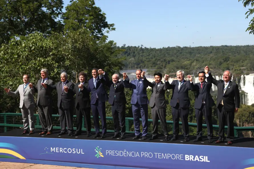 Seis países latinoamericanos piden a Venezuela "reestablecer el orden democrático"