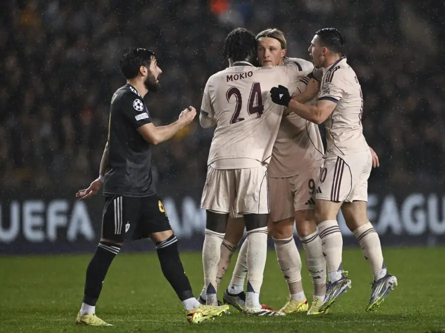 Ajax remonta 4-2 al Qarabag y mantiene viva la esperanza en Champions League
