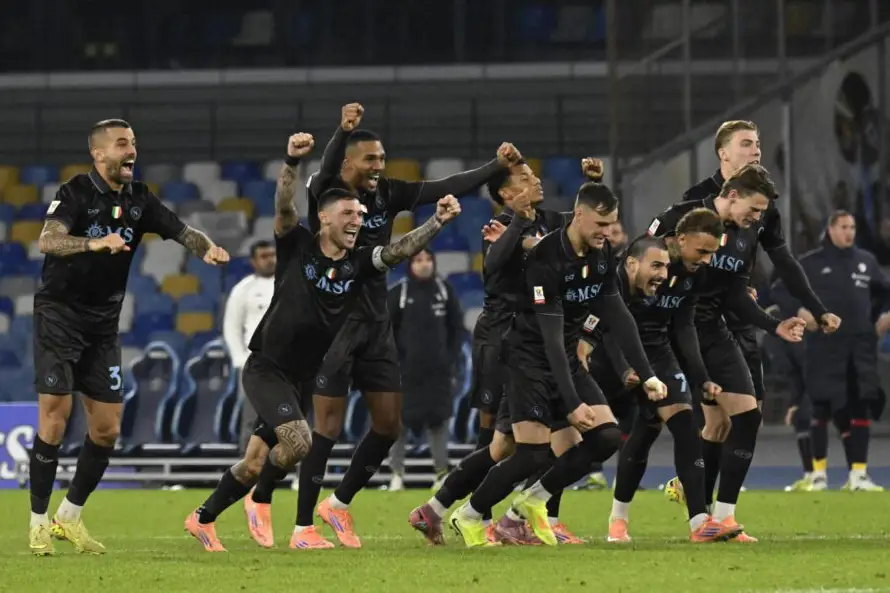 Nápoles avanza a cuartos de Copa Italia tras vencer al Cagliari en dramática tanda de penaltis