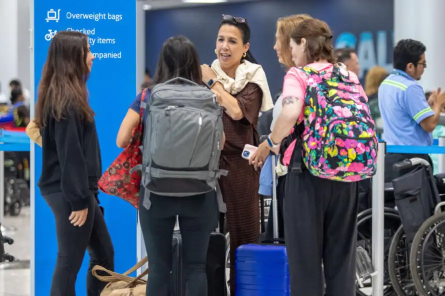 El 45 % de los turistas internacionales que ingresan a El Salvador viajan por vía aérea