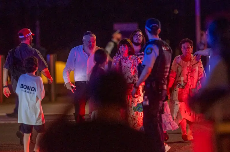 Al menos 16 muertos, entre ellos una niña, y 40 heridos en el atentado en Sídney