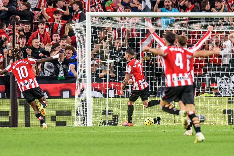 El Atlético de Madrid cae en Bilbao y se aleja del liderato en LaLiga