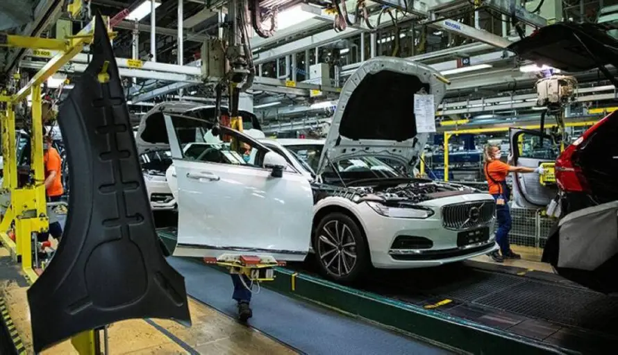 Trump aprueba la fabricación de autos pequeños en Estados Unidos