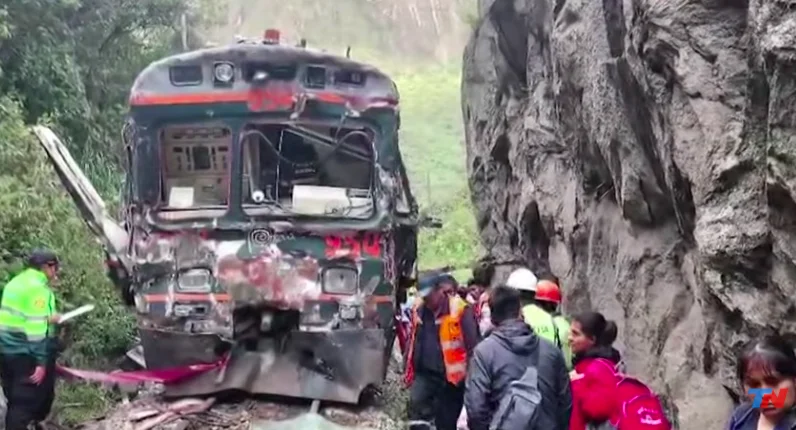 Un total de 107 heridos tras choque frontal de dos trenes turísticos en Perú