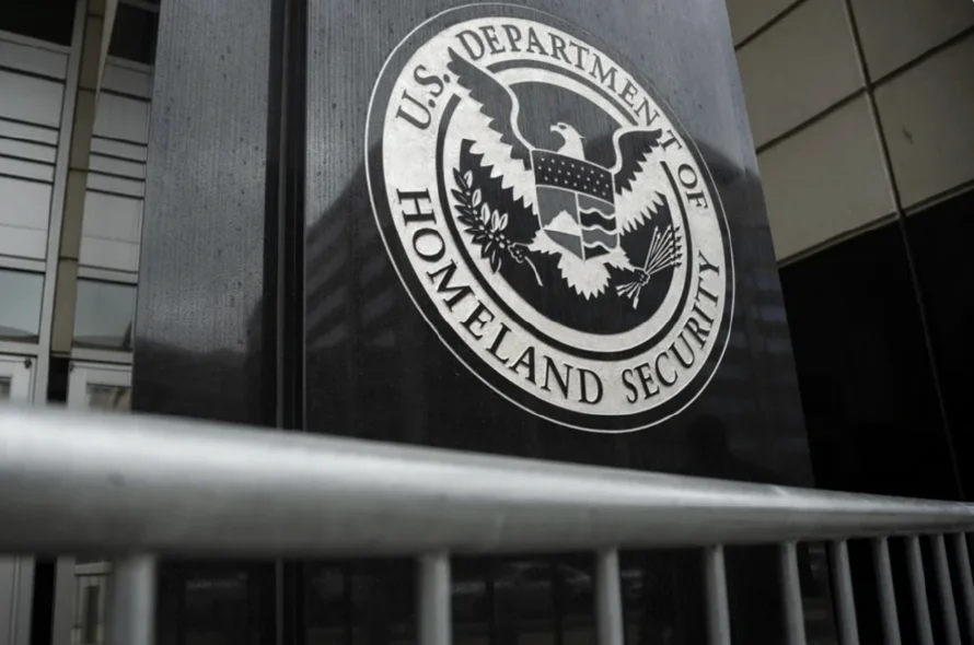 EEUU confirma hará anuncio sobre TPS para El Salvador y mantiene protección mientras tanto