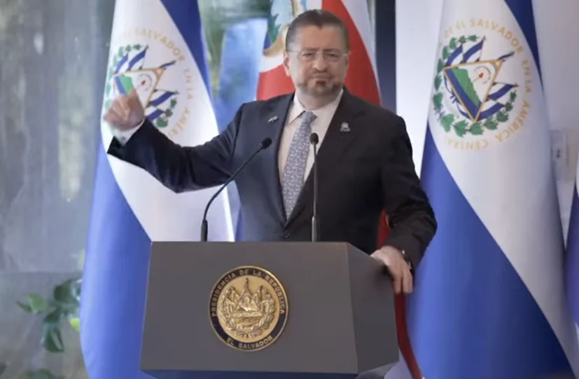 “A mí también me llaman dictador, pero lo que quiero es que los criminales estén en la cárcel”, dice el presidente costarricense 