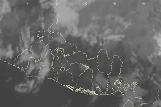 Prevén lluvias aisladas en la zona occidental para el lunes previo a Navidad
