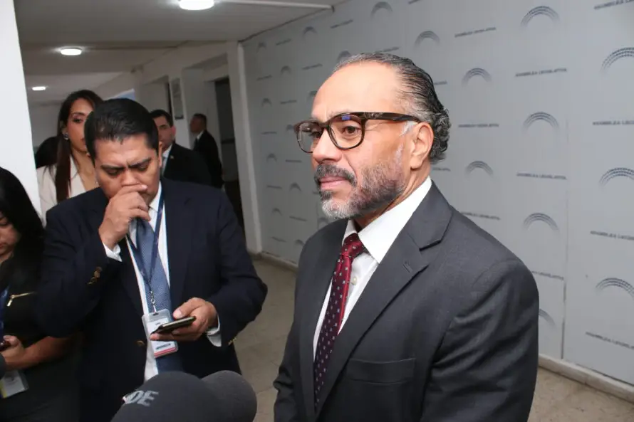 Ernesto Castro espera que EE.UU. prorrogue el TPS para salvadoreños