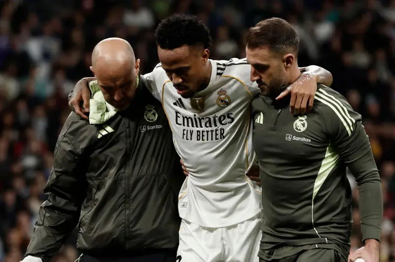 Militao, cuatro meses de baja por una rotura en el bíceps femoral