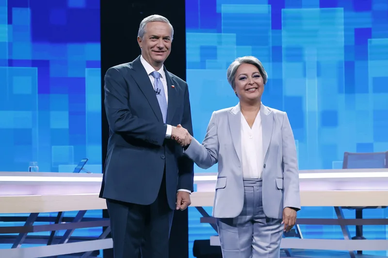 Kast y Jara disputan presidencia en Chile bajo tensión ideológica