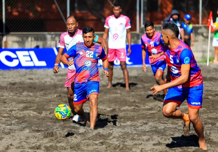 Garita Palmera inicia con doble triunfo en masculino y femenino en la Americas Winners Cup 2025 del fútbol playa