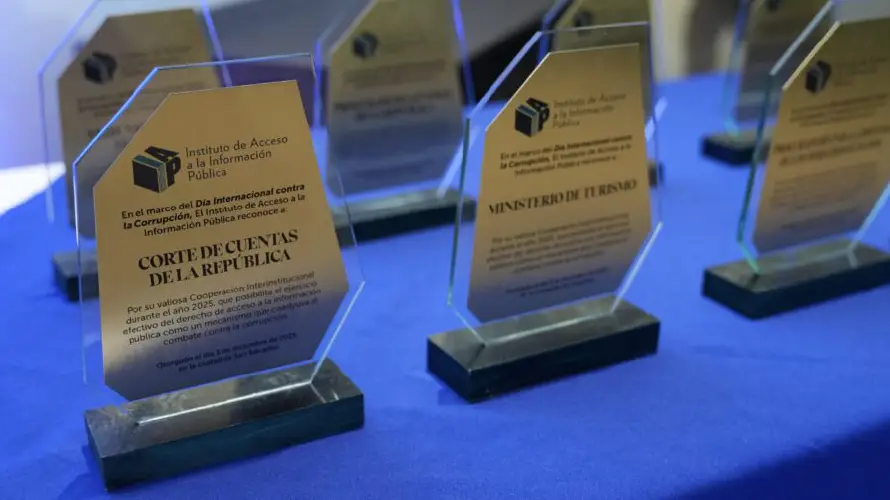 IAIP premia a instituciones gubernamentales por "acceso de información pública” pese a incumplimientos