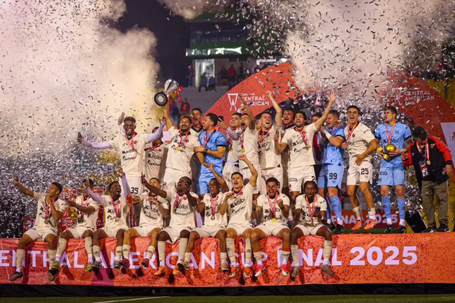 Alajuelense vence a Xelajú en penaltis y logra tricampeonato en Copa Centroamericana 