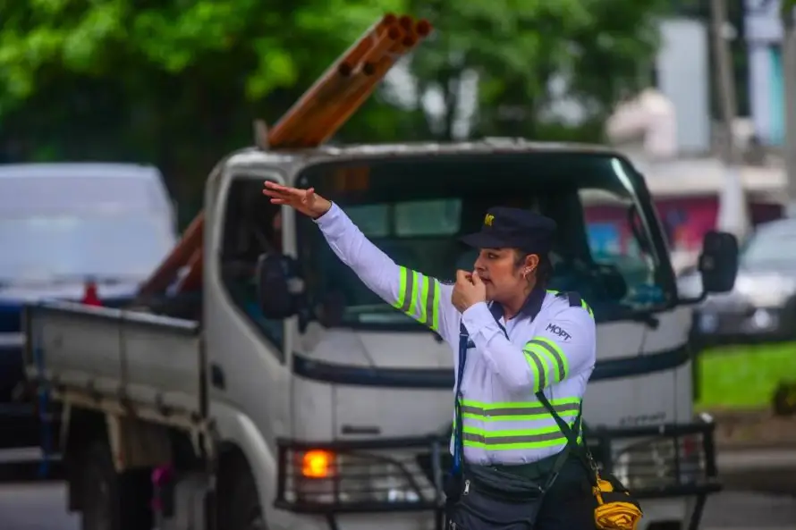Mopt: Transporte de carga tendrá restricciones en carretera Litoral a partir del 25 de diciembre