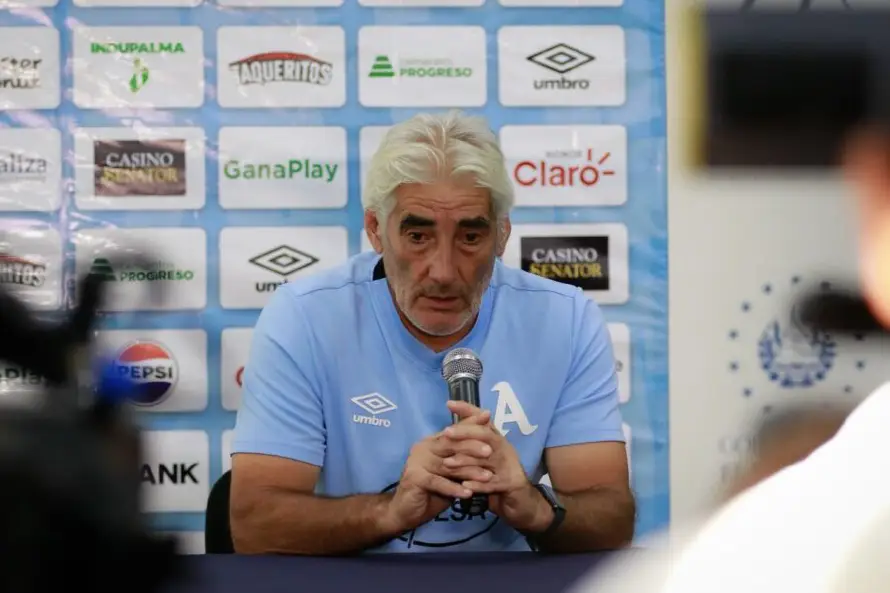 Alianza renueva al argentino Ernesto Corti tras perder la final del Apertura 2025