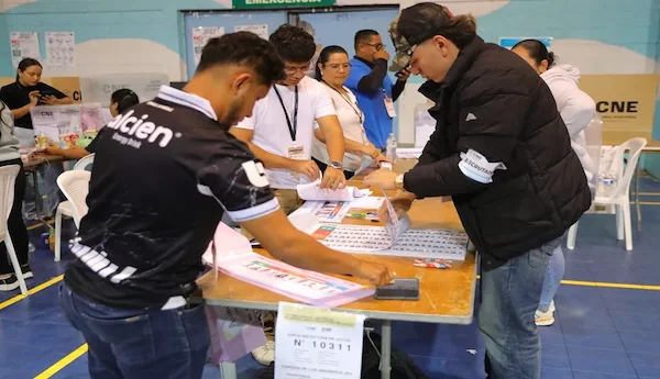 Adelanto del escrutinio electoral en Honduras está siendo "socavado", denuncia consejera