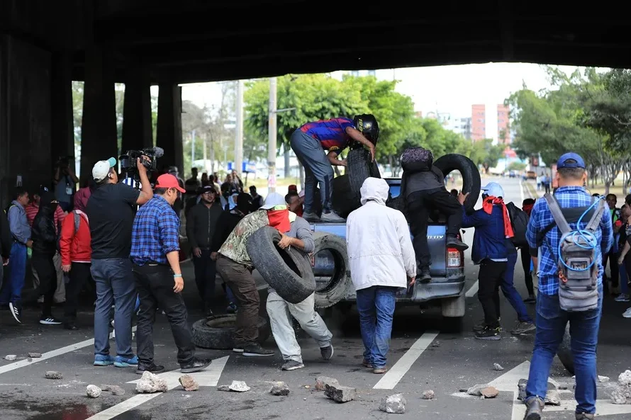 Honduras sigue sin resultados oficiales a dos semanas de elecciones y entre acusaciones de golpe y fraude