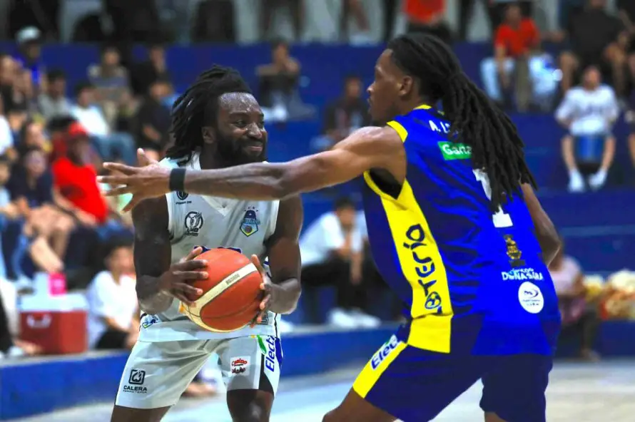 Metapán BC vence a Lobos BKB y sigue con el sueño del pentacampeonato