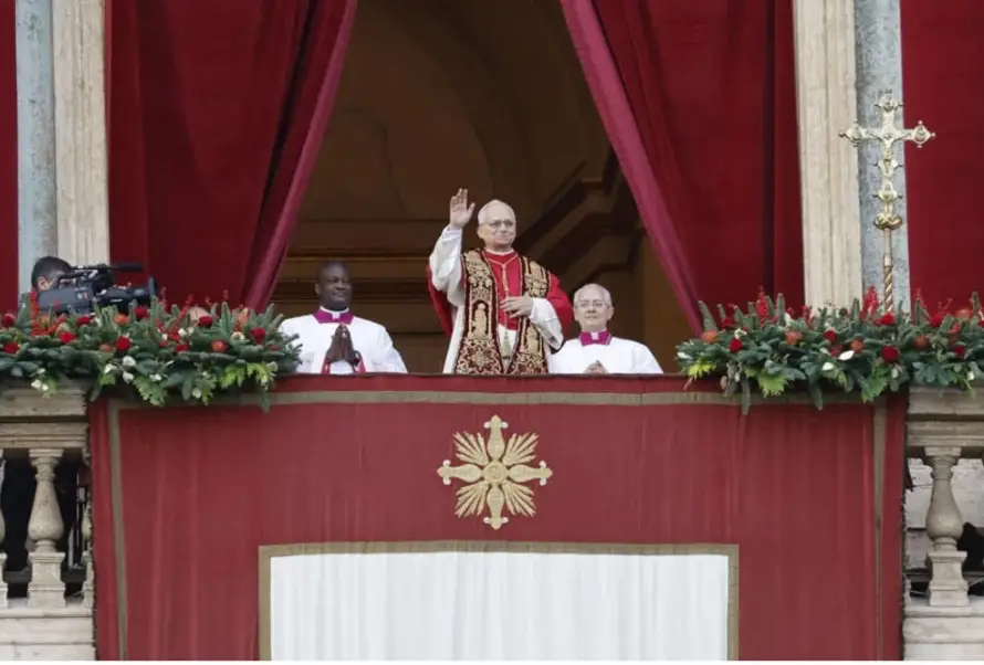 El papa felicitó la Navidad en diez idiomas antes de la bendición 'Urbi et Orbi'
