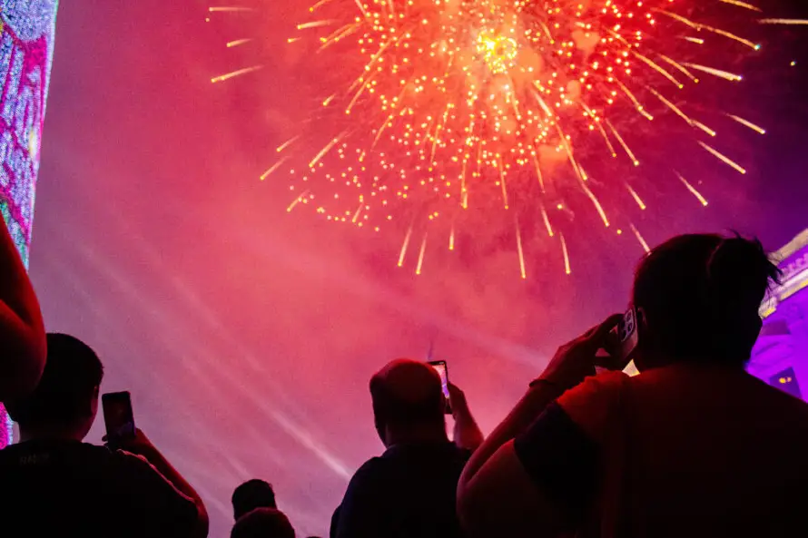Con luces y fiesta, San Salvador abre la Navidad 2025