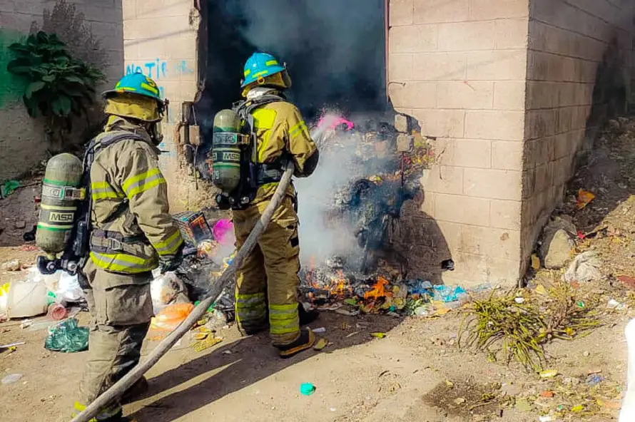 Dos vehículos y dos basureros están entre los incendios registrados durante la jornada de Navidad