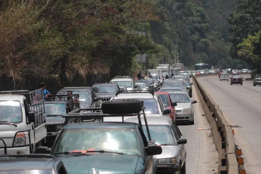 El 90 % de los conductores en el interior del país maneja de forma empírica y sin licencia, revela experto