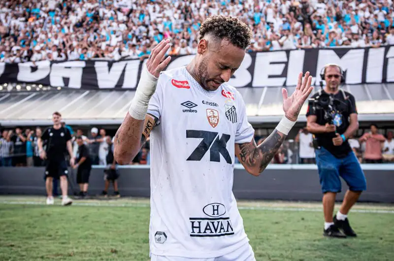 Neymar renueva su contrato con el Santos hasta diciembre de 2026