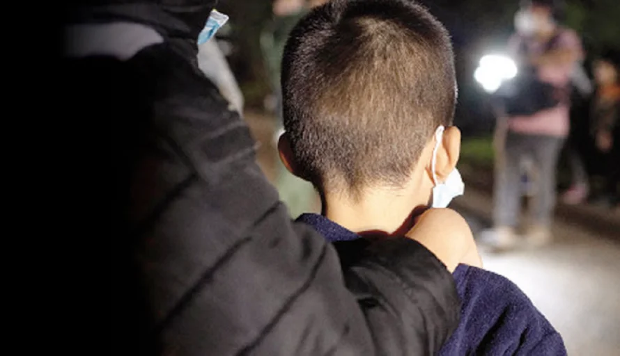 Decenas de niños de Florida preparan salida de EEUU tras deportación de sus familiares