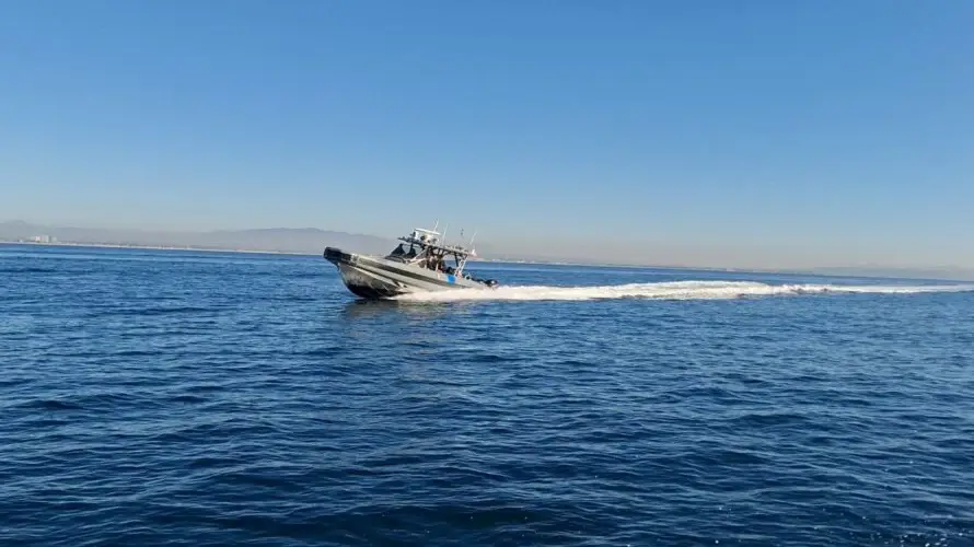 De motos acuáticas a lanchas sobrecargadas: así arriesgan la vida los migrantes en la frontera marítima de Estados Unidos