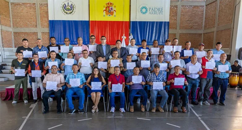 Más de 1,000 veteranos y excombatientes graduados de cursos vocacionales durante el 2025