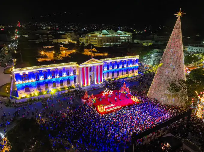 Binaes, teatros, museos y otros espacios culturales permanecerán abiertos al público en Navidad y fin de año