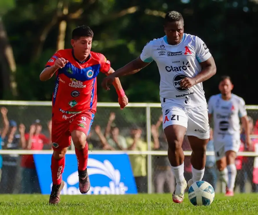 Alianza derrota 2-1 a Cacahuatique y llega con ventaja al partido de vuelta de las semifinales