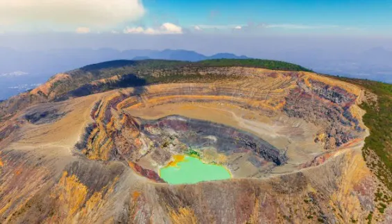 MARN advierte que ascenso al cráter del volcán de Santa Ana podría verse limitado por fuertes vientos