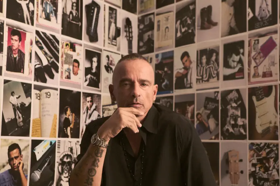 Eros Ramazzotti presenta álbum y gira, convertido en abuelo a sus 61 años