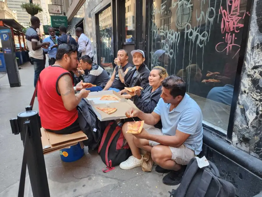 El 39 % de los latinos en EE.UU. se saltan comidas por falta de dinero, según un sondeo