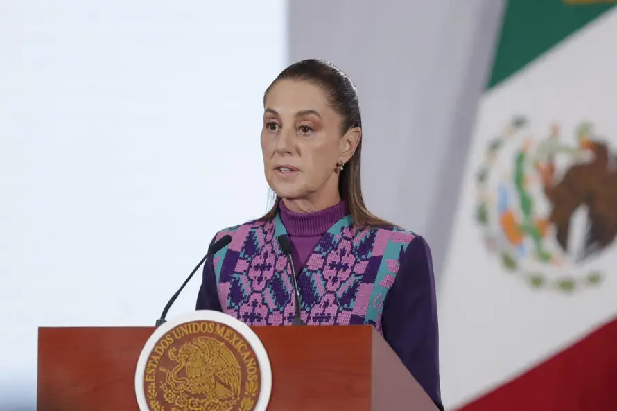 La presidenta de México anuncia un aumento del 13 % en el salario mínimo para 2026
