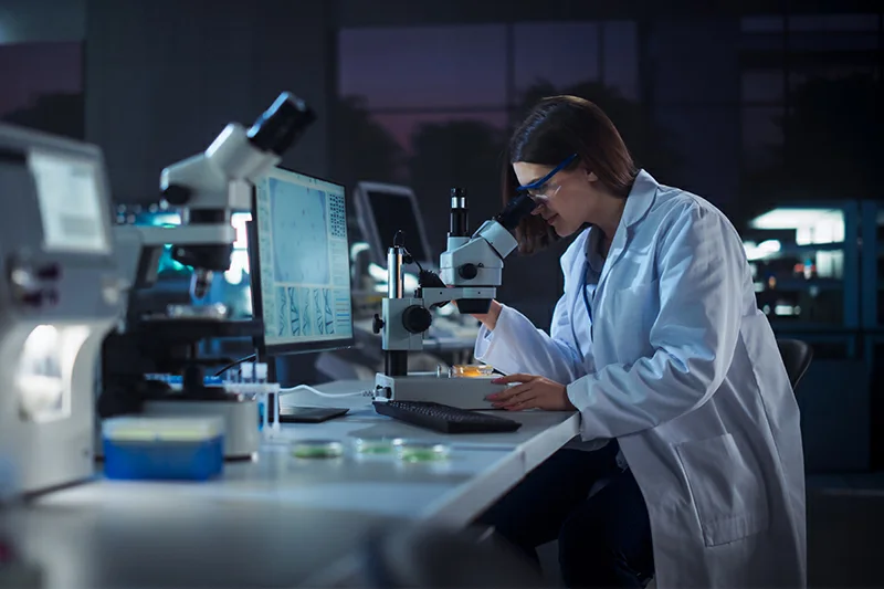 Las mujeres representan el 23.1 % de los graduados en tecnología e ingeniería en El Salvador