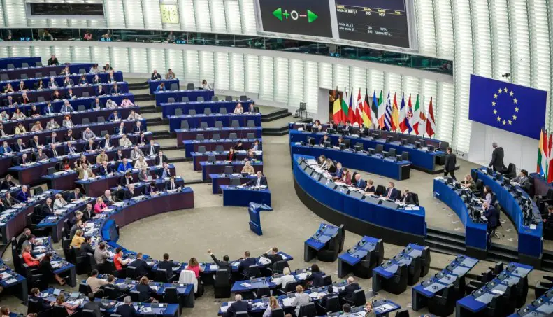 Donald Trump acusa a la Unión Europea de ser un grupo de países "en decadencia" liderado por "débiles"
