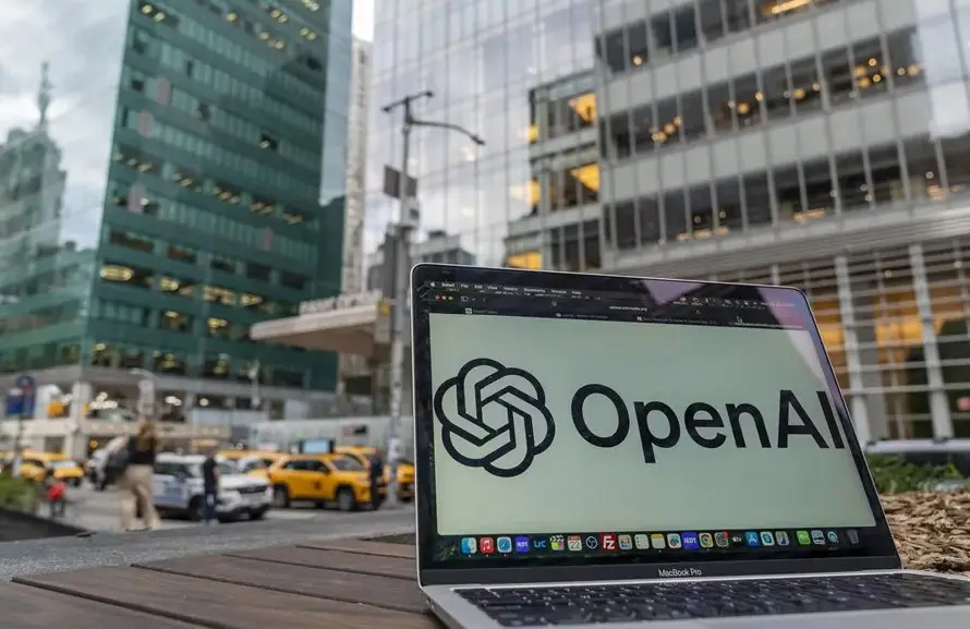 OpenAI alista dispositivo sin pantalla con IA por voz