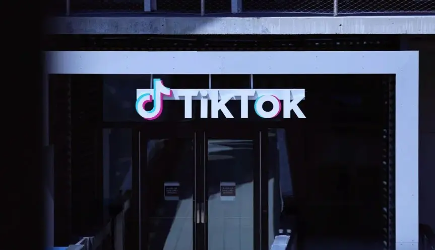 Una ONG denuncia a Tik Tok y Grindr por compartir datos sobre la sexualidad de usuarios